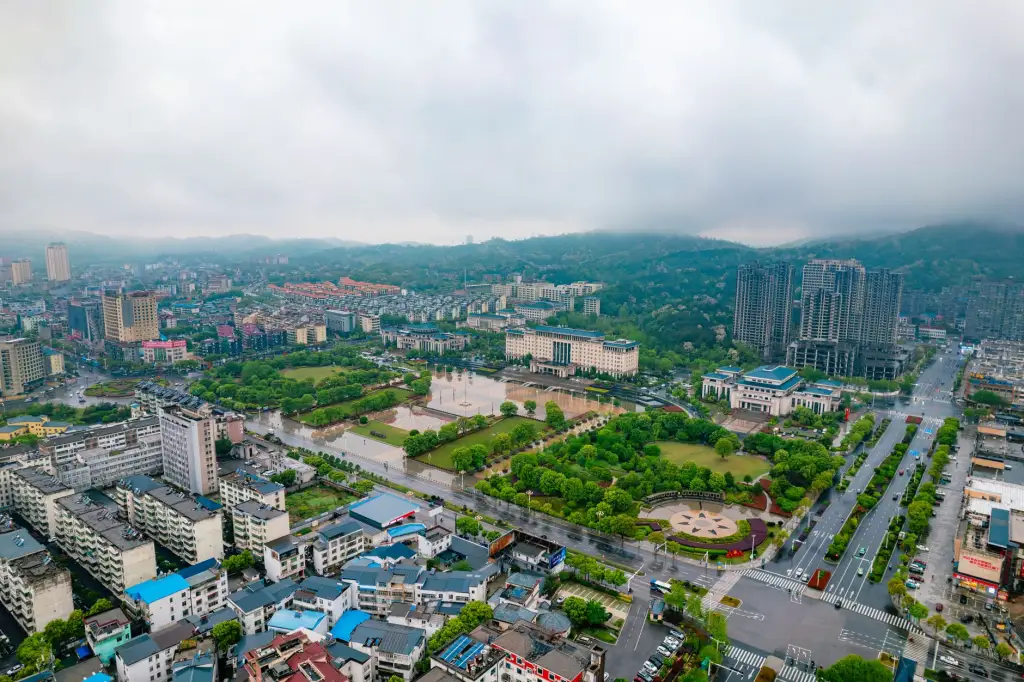 重庆市政园林景观工程施工技术要点与质量管控解析